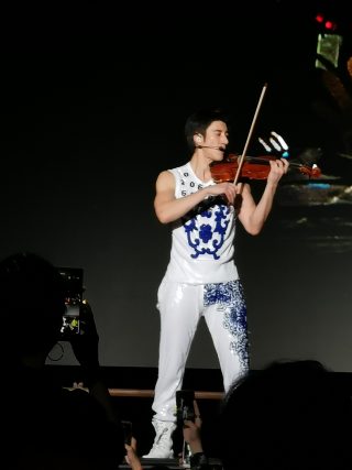 Huawei P30 camera captures Wang Lee Hom concert details like no other! - 21
