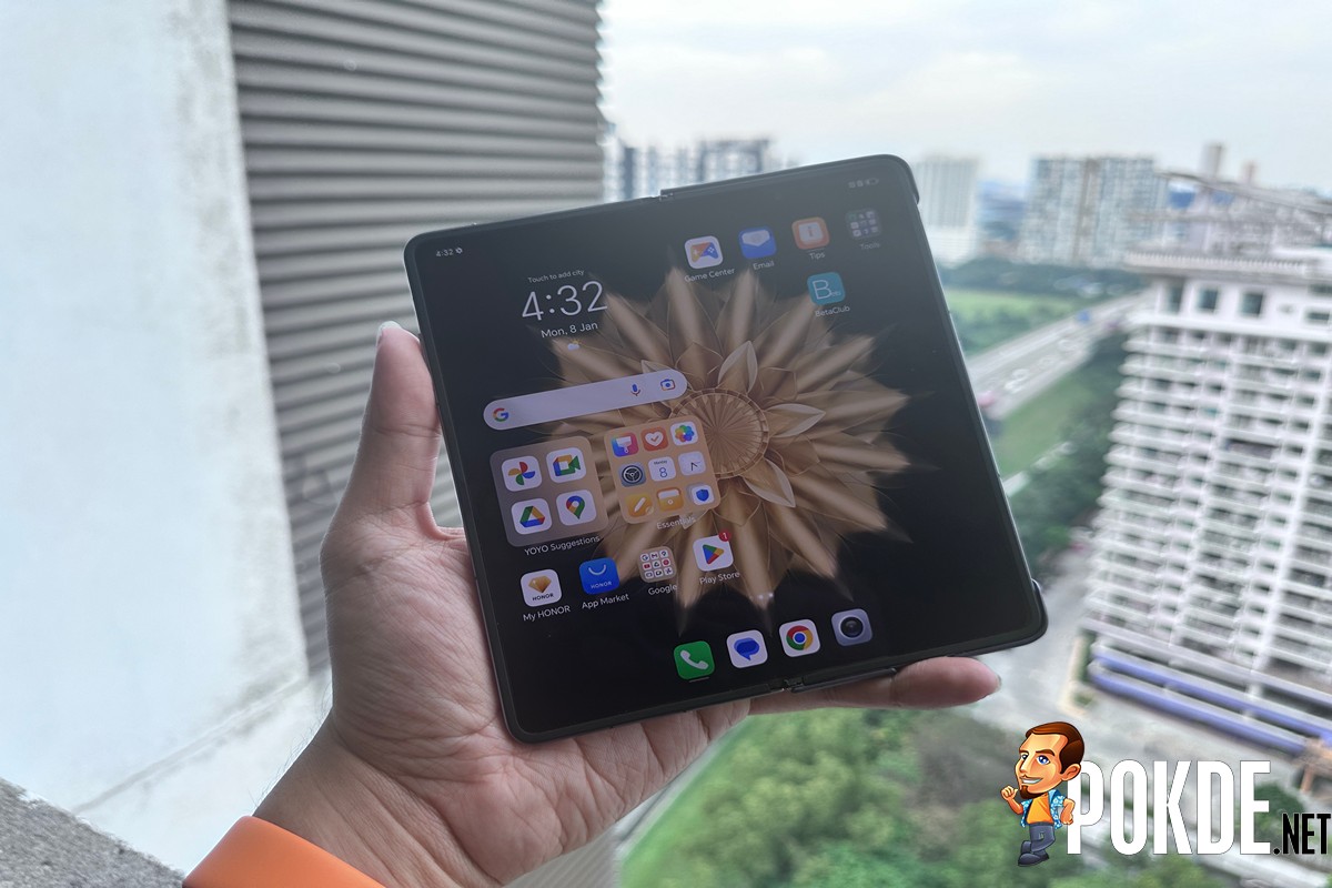 HONOR Magic V2 Unboxing and First Impressions