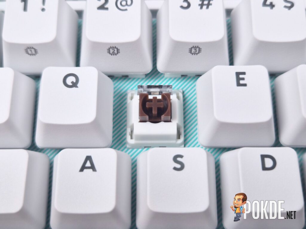 Logitech G512 X Review — A Clever Concept That Spreads Itself Too Thin - 21 Logitech G512 X Review — A Clever Concept That Spreads Itself Too Thin - 20