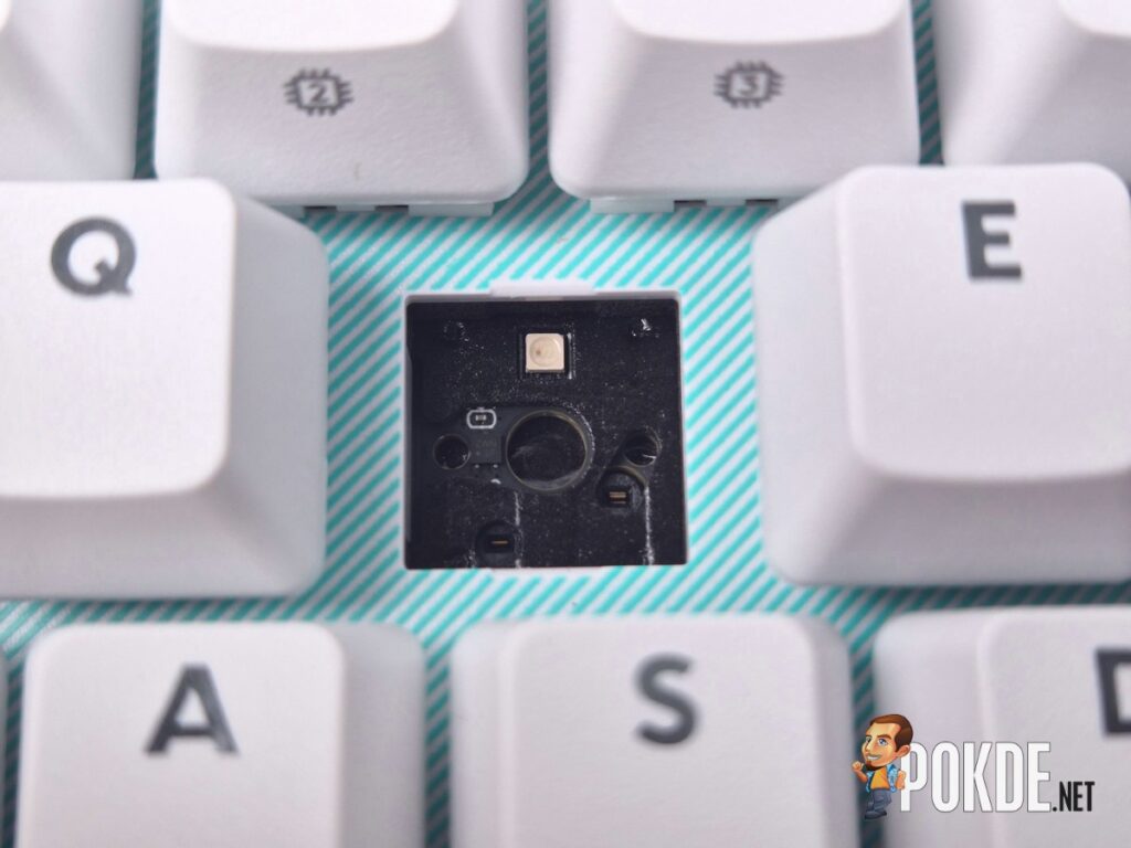 Logitech G512 X Review — A Clever Concept That Spreads Itself Too Thin - 19 Logitech G512 X Review — A Clever Concept That Spreads Itself Too Thin - 18