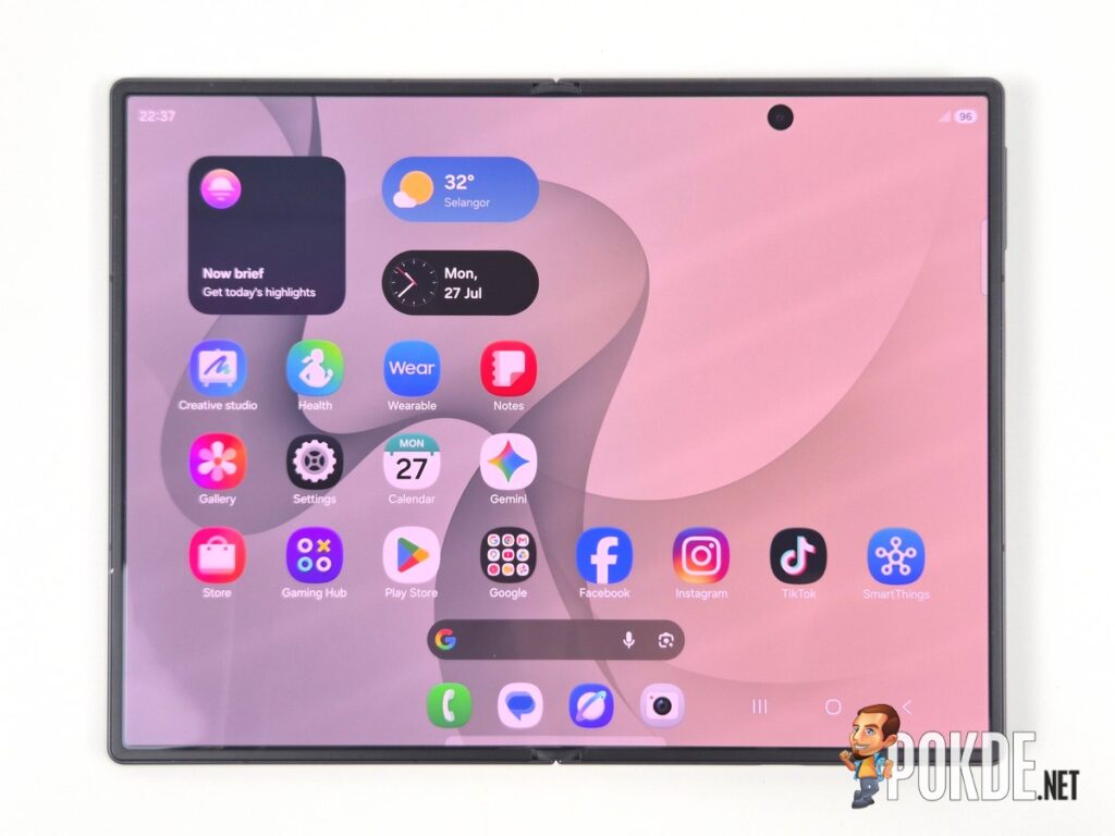 Samsung Galaxy Z Fold8 Review — The Passport-Shaped Phone That Made Me Rethink Foldables - 238 Samsung Galaxy Z Fold8 Review — The Passport-Shaped Phone That Made Me Rethink Foldables - 237