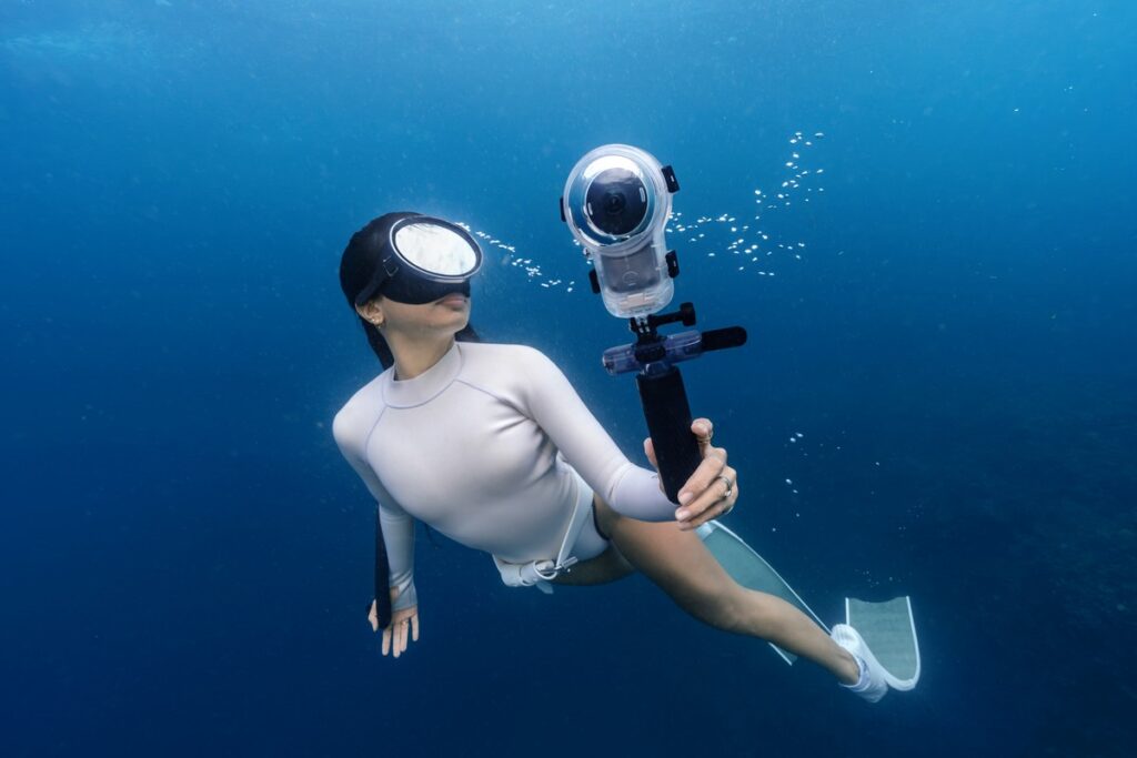 Insta360 X6 Unveiled, Features 8K Capture, Custom Sensors & AI-Powered Automatic Editing - 17 Insta360 X6 Unveiled, Features 8K Capture, Custom Sensors & AI-Powered Automatic Editing - 16