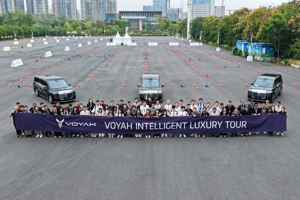 VOYAH DREAM 9 Premium MPV Debuts Globally, Local Launch Expected In Q1 '27 - 16
