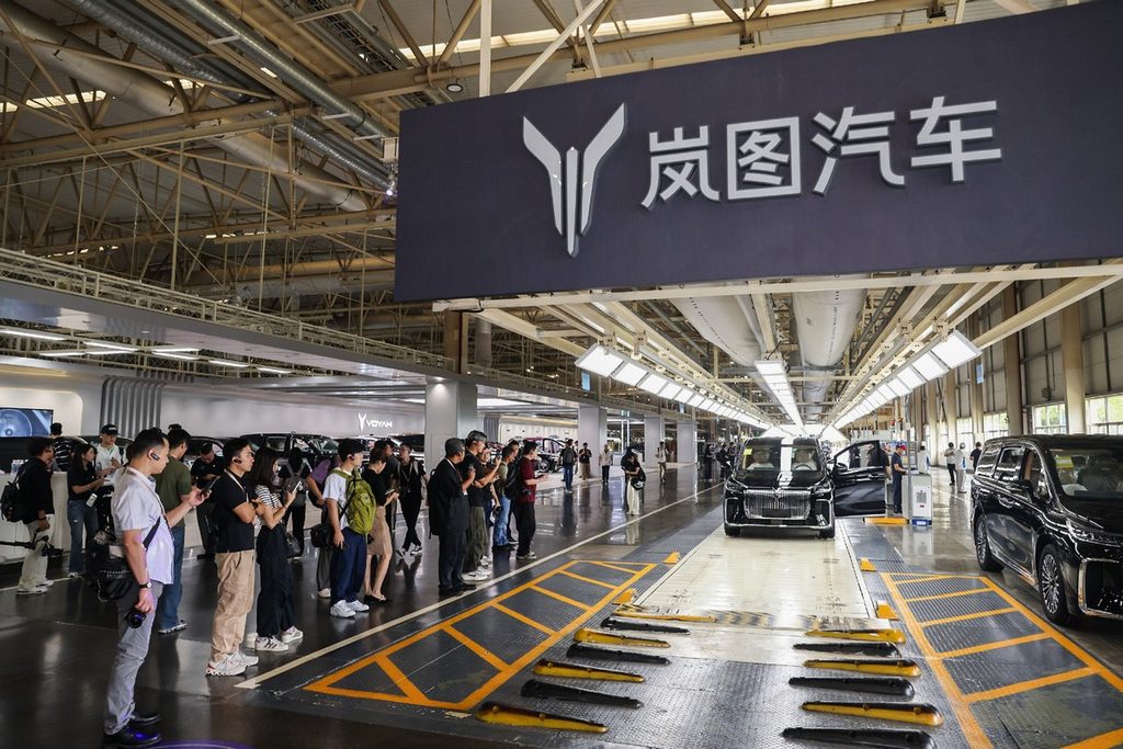 VOYAH DREAM 9 Premium MPV Debuts Globally, Local Launch Expected In Q1 '27 - 18