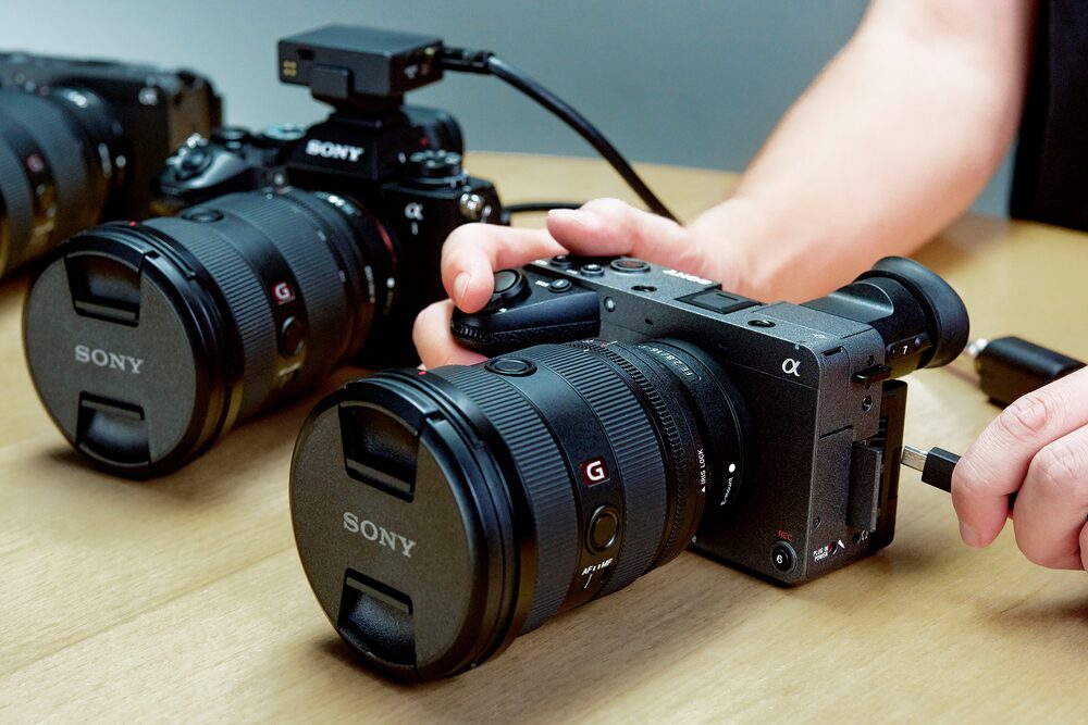 Sony ECM-W5 Wireless Microphone Available In Malaysia Starting This December - 21 Sony ECM-W5 Wireless Microphone Available In Malaysia Starting This December - 20