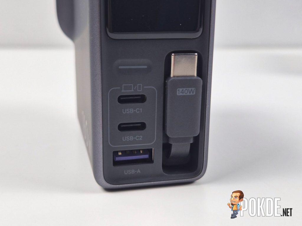 UGREEN Nexode Pro 160W Charger with Retractable Cable 