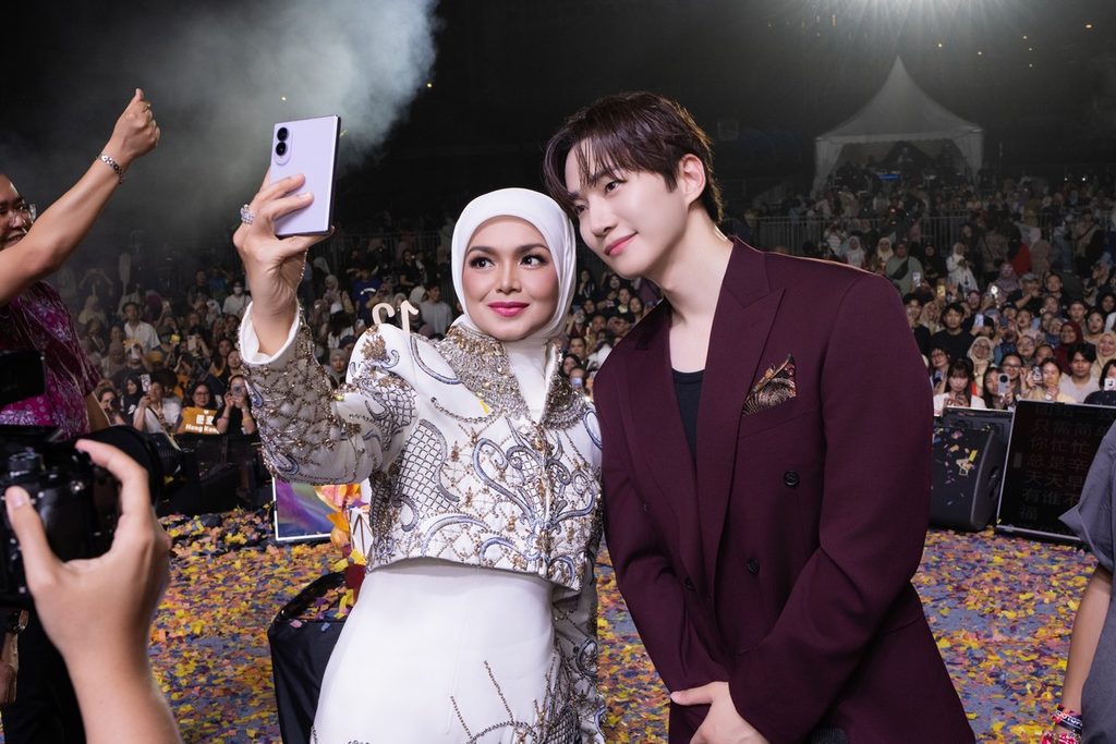 CUCKOO Malaysia 12th Anniversary Concert Draws 15,000 Fans To Stadium Merdeka - 17 CUCKOO Malaysia 12th Anniversary Concert Draws 15,000 Fans To Stadium Merdeka - 16